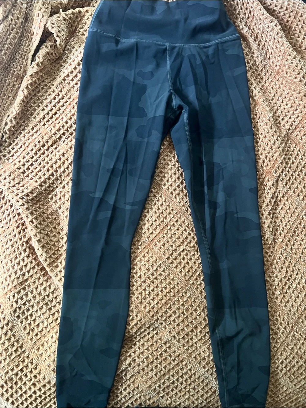 ALO Yoga High Waist Vapor Leggings - NEVER WORN